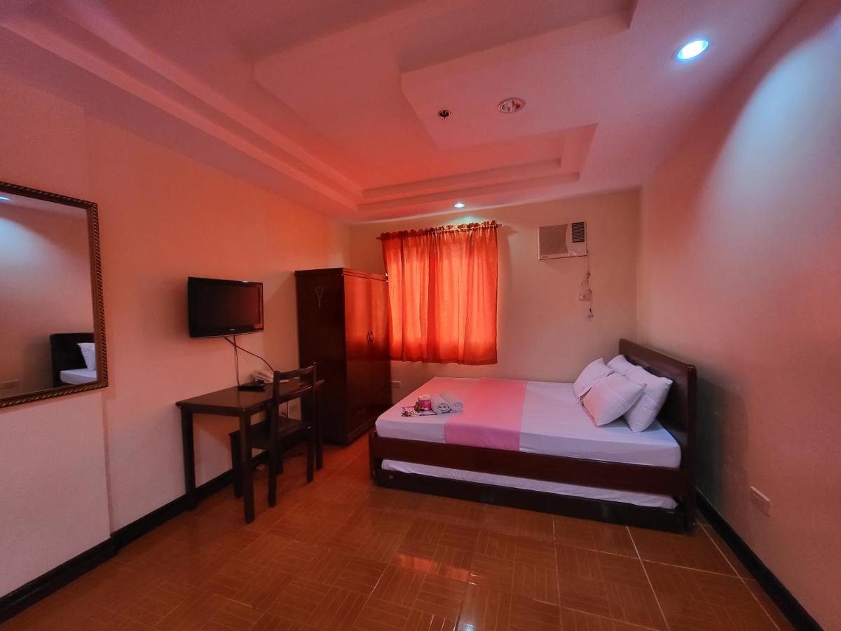 Rooms R Us - Voyagers Palace Puerto Princesa Kültér fotó