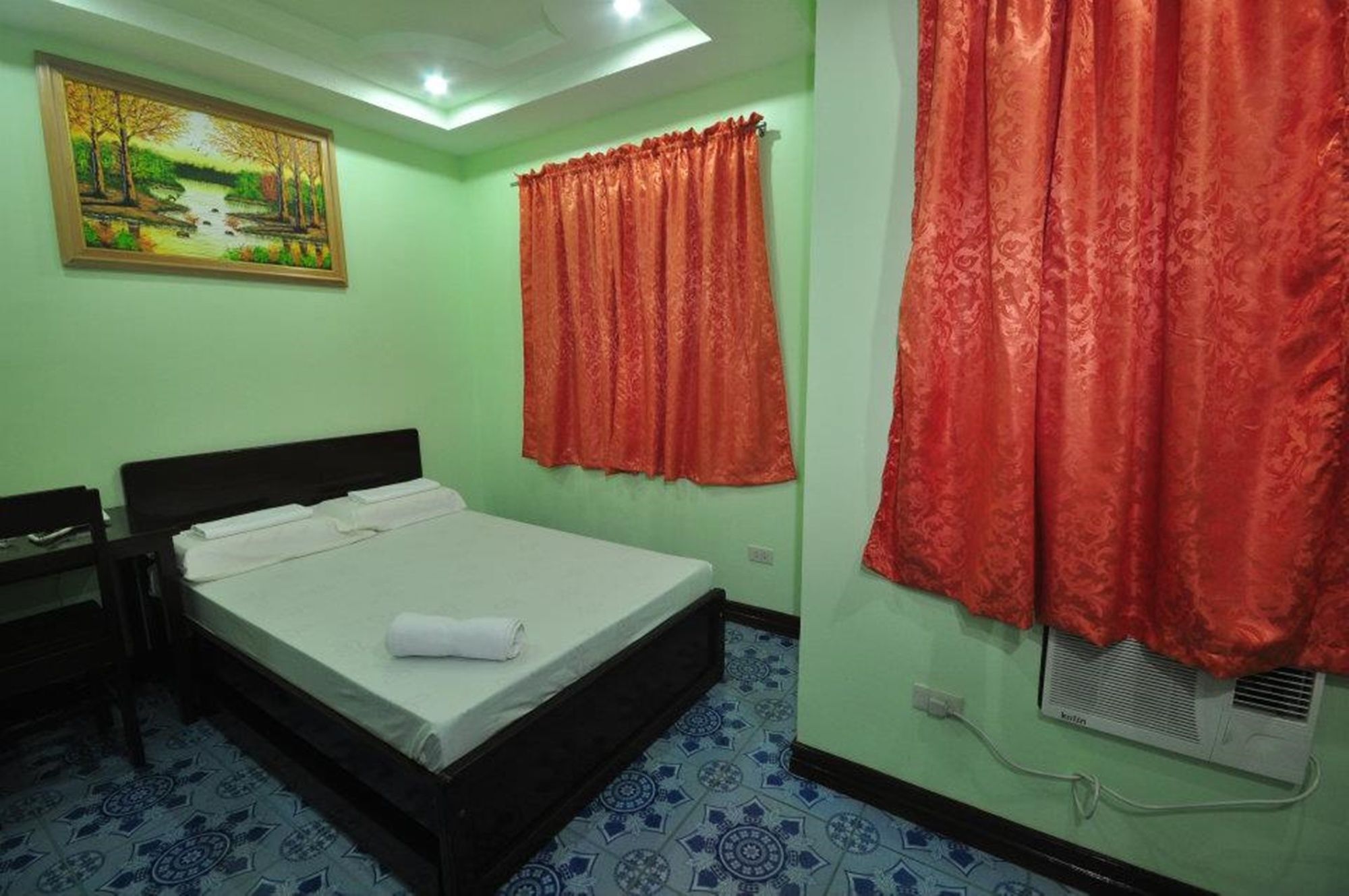 Rooms R Us - Voyagers Palace Puerto Princesa Kültér fotó